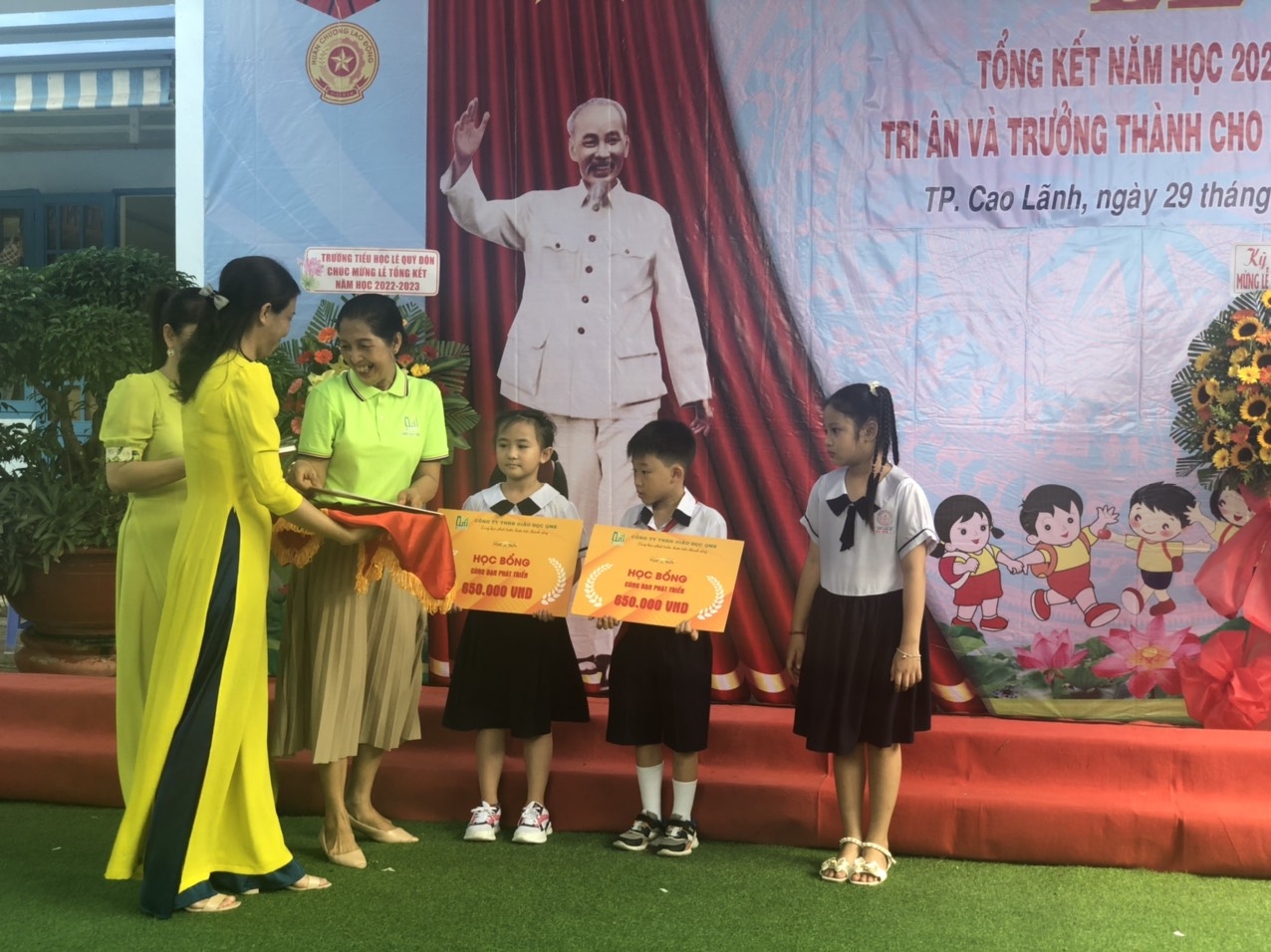 Ngày 29/05/2023: Lễ tổng kết, phát thưởng và trao học bổng tại trường Tiểu học Chu Văn An